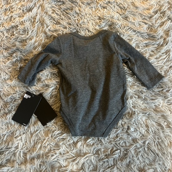 NWT Hurley infant shark long sleeve onesie - Picture 4 of 4